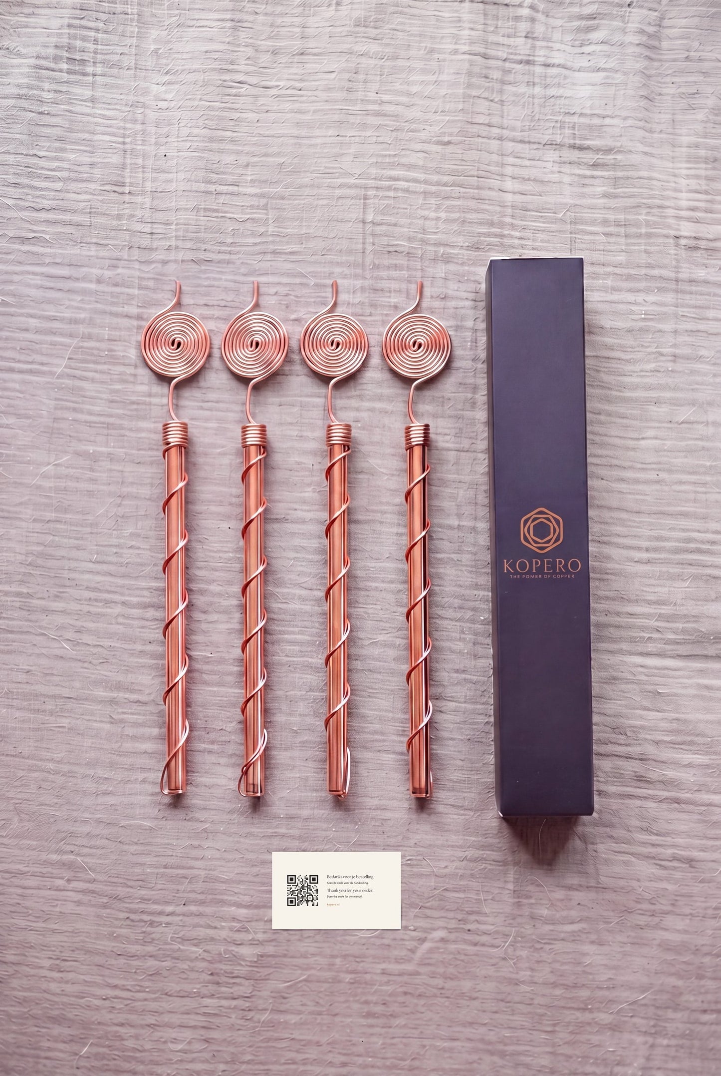 Quatro antenas Kopero Eletrocultura de 30 cm com a embalagem e o cartão do manual