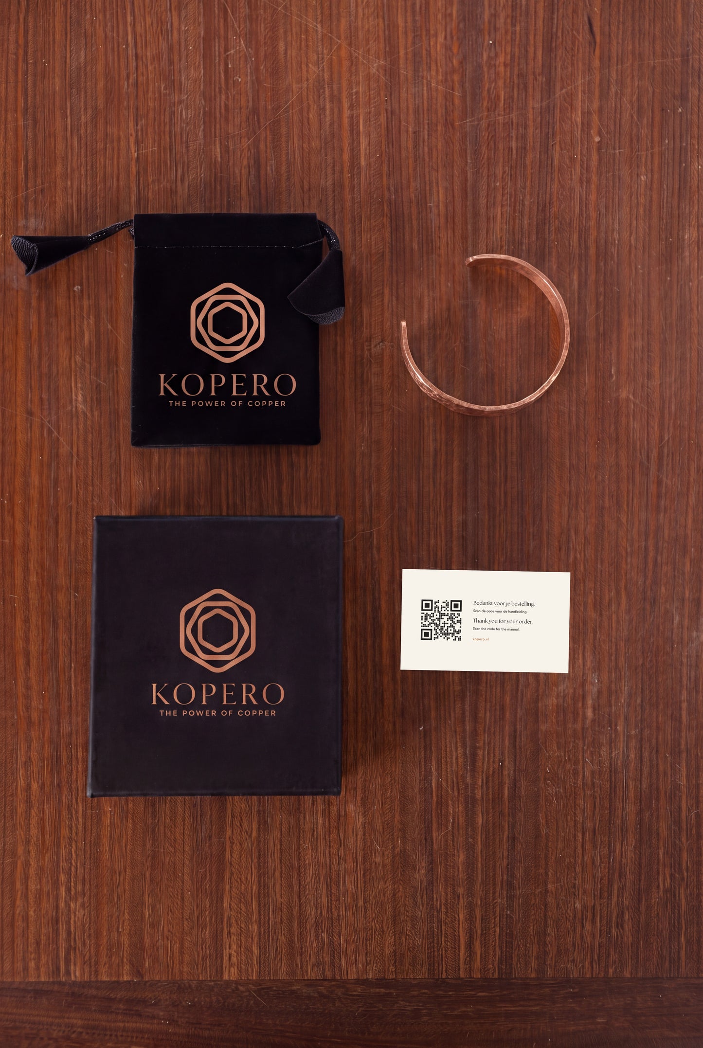 Kopero Premium Pulseira de Cobre Martelada, com saco de veludo, caixa e cartão de agradecimento